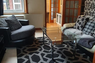 3 bed flat, Lonsdale Terrace, Jesmond, Newcastle, NE23HQ - Image 1